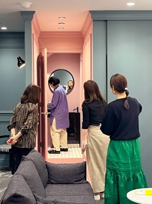 銀座サロンのショールームツアー中！トイレもしっかりチェック！